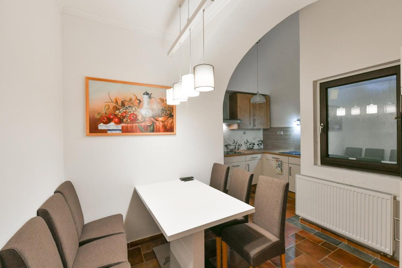 Apartmany Na Namesti 85 因德日赫城堡 外观 照片